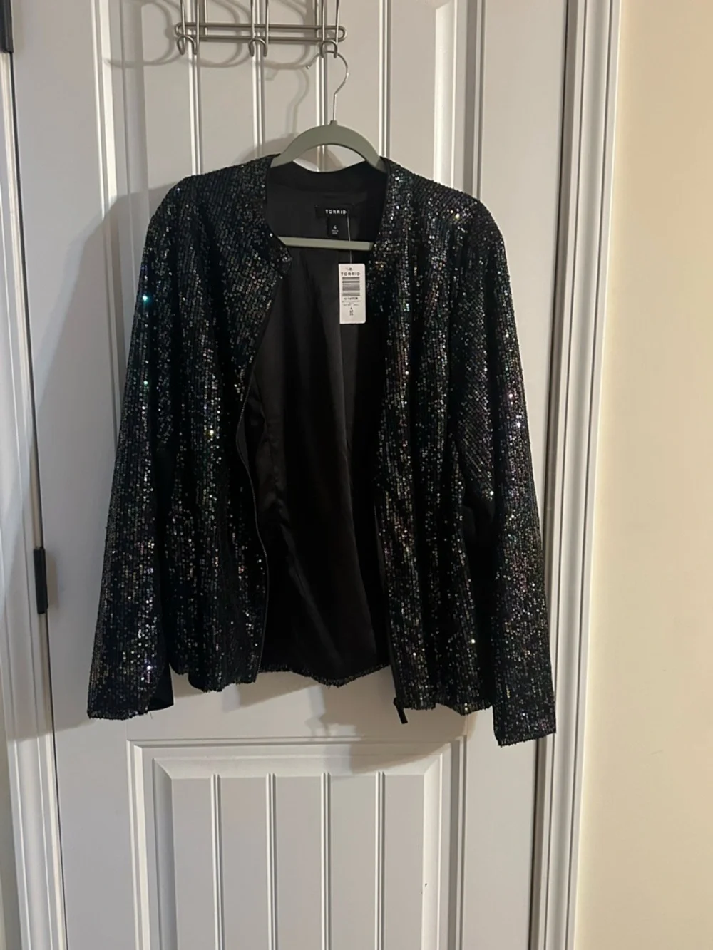 NWT Torrid Black Iridescent Sequin Zip Cardigan - Picture 2 of 7